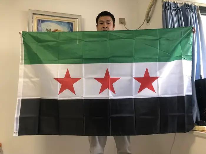 (DRAGONNADE) Drapeau de la Syrie 90*150cm – Drapeau à trois étoiles de la République Arabe Syrienne 