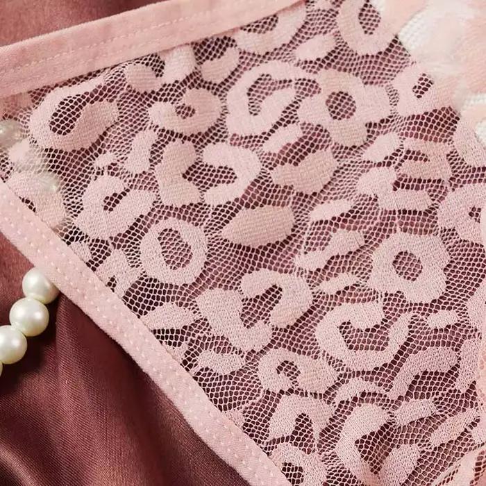 Culotte de type String en dentelle transparente taille basse pour femmes occassions romantiques et confortables