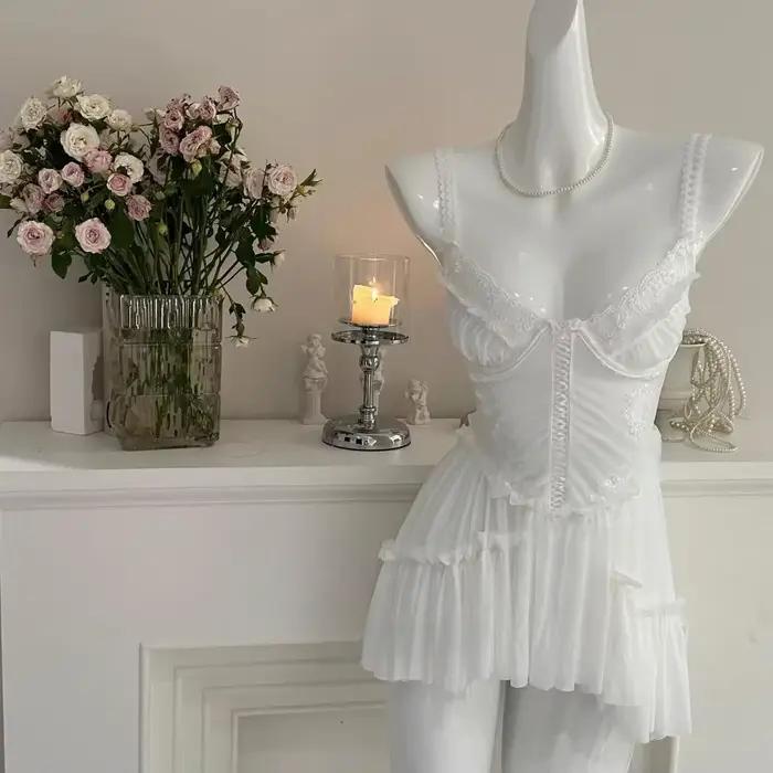 Pure Desire – chemise de nuit en dentelle avec bretelles circulaires en fil