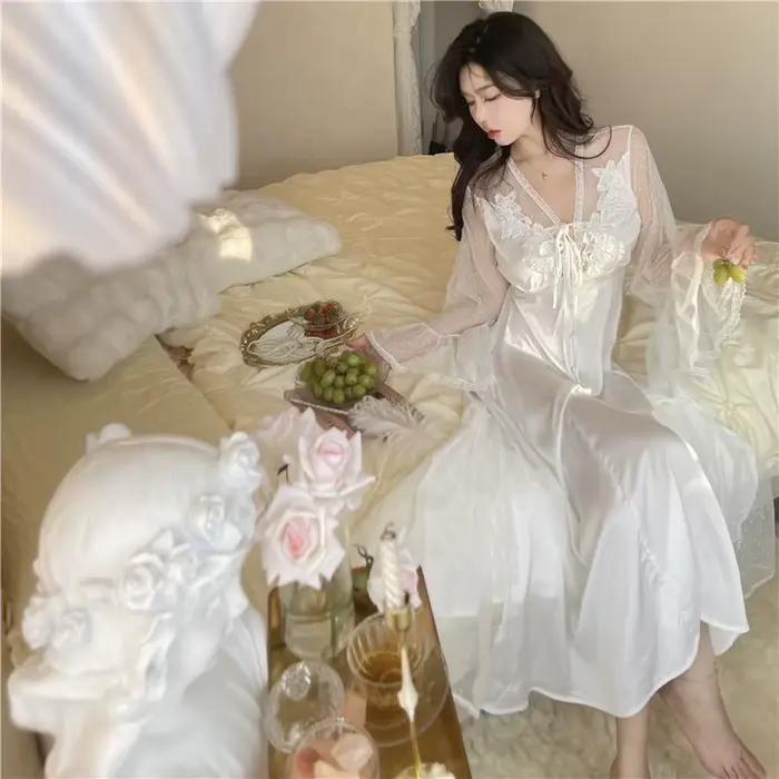 Chemise de nuit en dentelle à manches longues pour femmes
