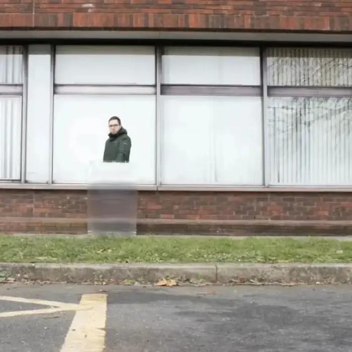 Nouvel ensemble de performance furtive Invisible Shield : Feuille de camouflage corporelle portable pour extérieur, miroir lenticulaire invisible Stealth Pillar