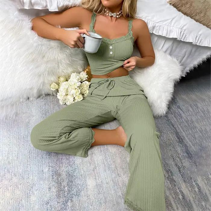 Nouvel ensemble de pyjama deux pièces pour femme avec bordure en dentelle de couleur unie