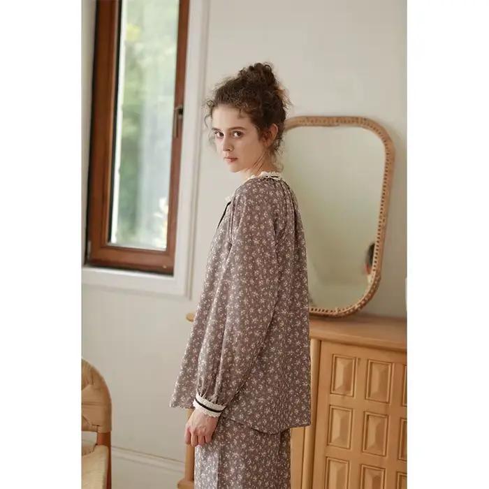 Pyjama à fleurs pour femmes