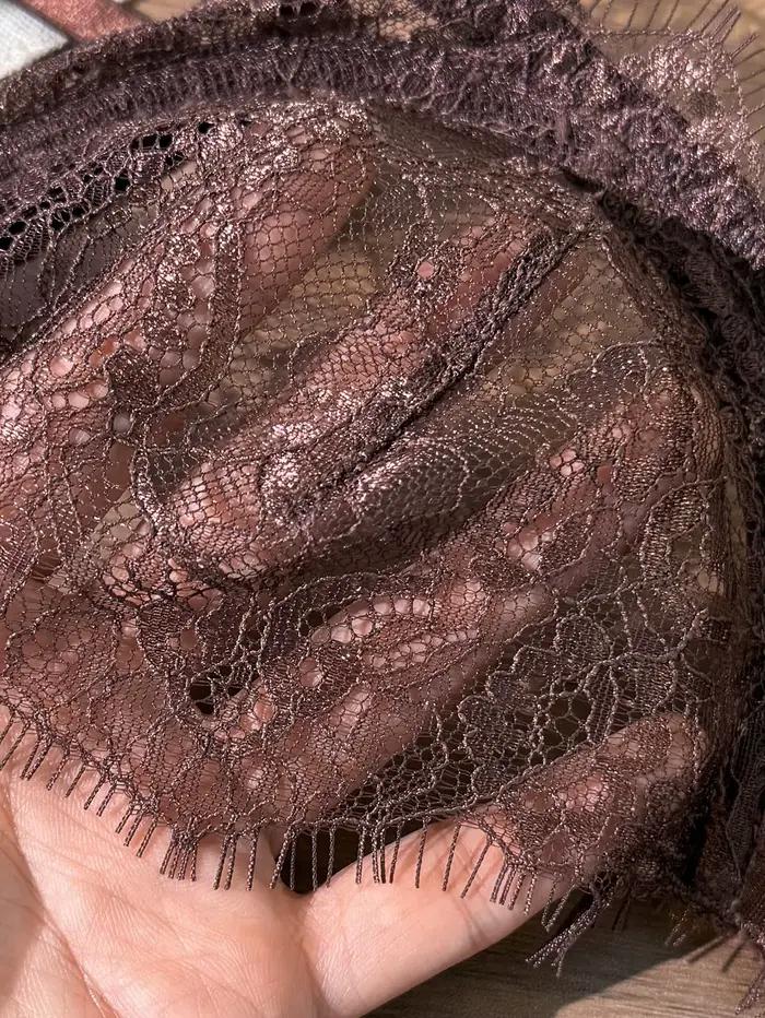 Soutien-gorge d'été élégant en dentelle transparente brodée