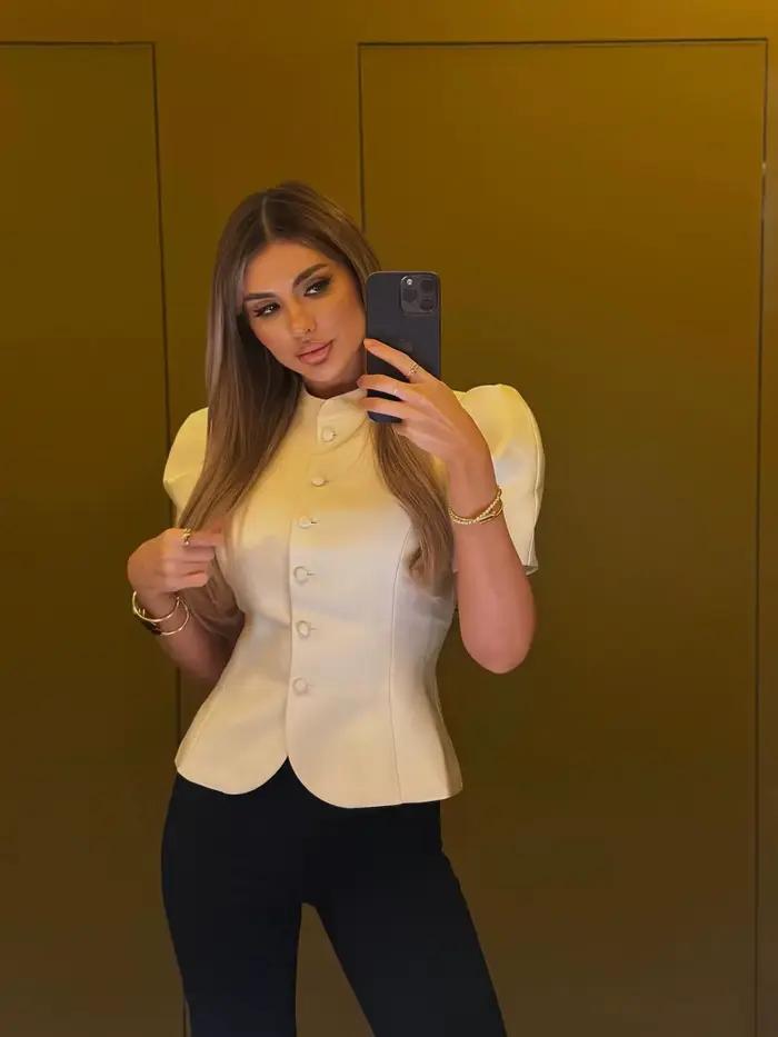 Chemise élégante à manches lanternes pour femme