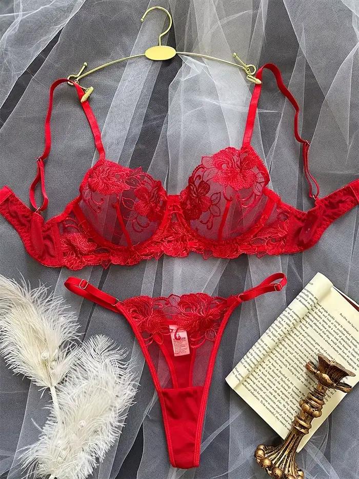 Ensemble de lingerie sexy avec broderie florale