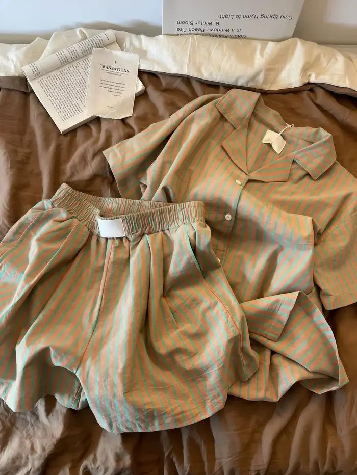 Pyjama rayé style vintage pour femme : Nouvelle collection été – Haut à manches courtes et short