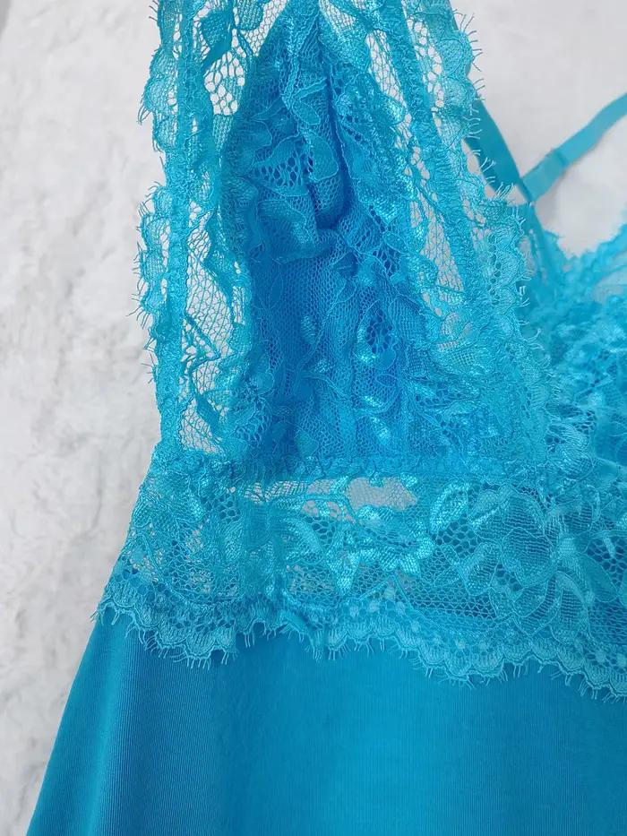 Chemise de nuit en dentelle bleu lac, dos en Y ajustable, fente latérale transparente, style sexy et romantique pour les nuits intimes et les rendez-vous romantiques