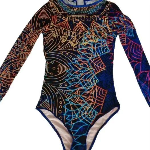 Nouveau maillot de bain une pièce pour femme, imprimé, élégant et sexy, à manches longues, avec couvre-poitrine, protection solaire, en tissu maillé