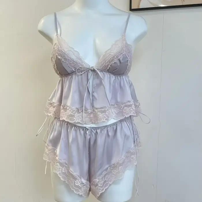 Pyjama français en dentelle pour femme