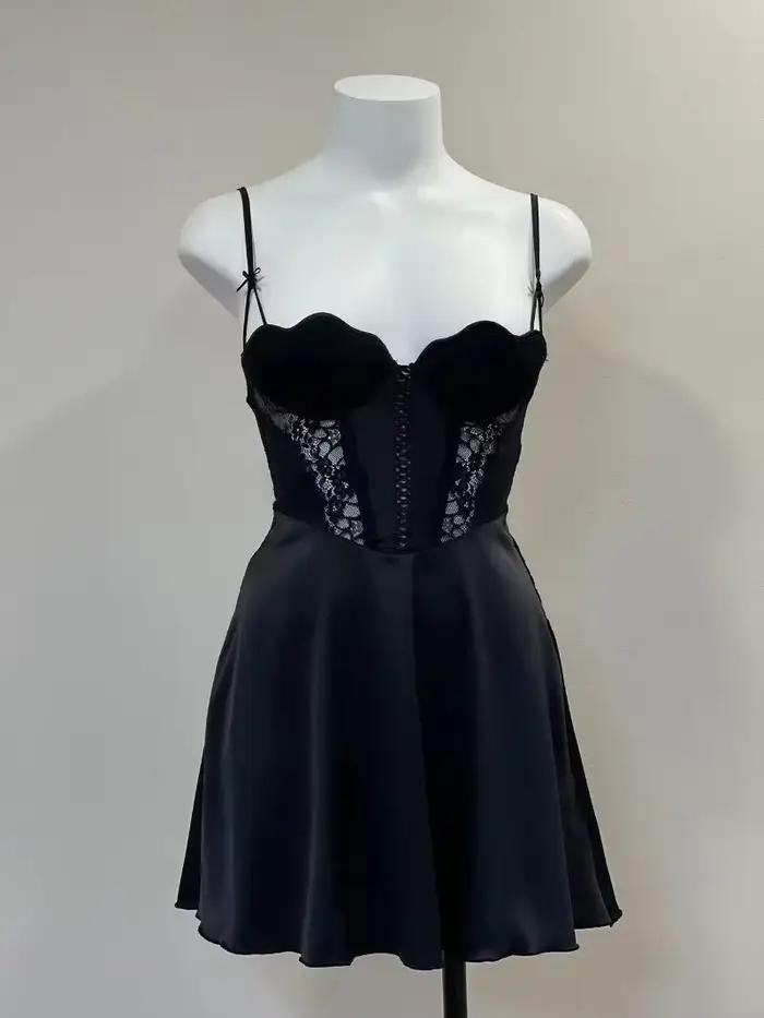 Chemise de nuit élégante en soie douce
