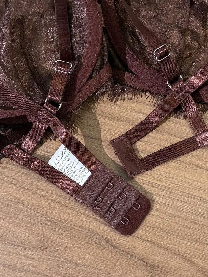 Soutien-gorge d'été élégant en dentelle transparente brodée