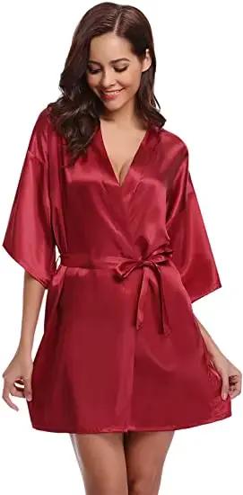 Chemise de nuit verte, Kimono de couleur unie