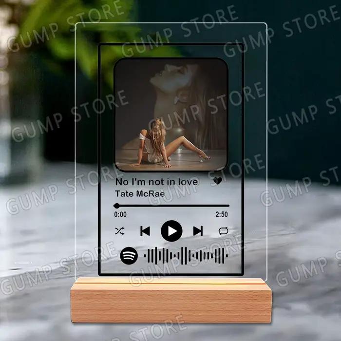 Chanteur populaire Tate McRae musique Plaque acrylique donc proche de ce que voiture de sport chanson liste de jeu cadeaux décor à la maison bureau décoration