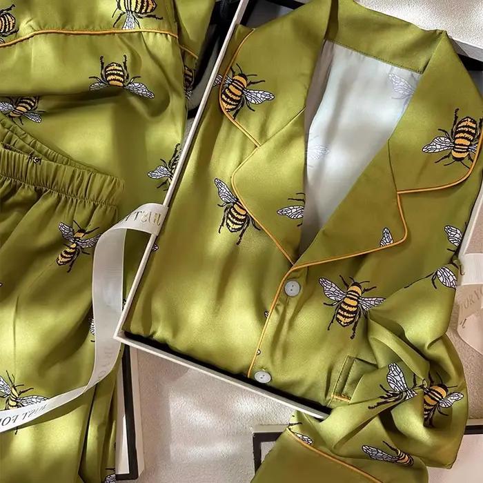 Ensemble de pyjama imprimé à manches longues pour femmes