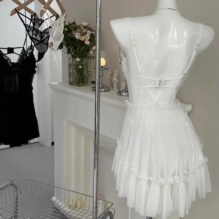 Pure Desire – chemise de nuit en dentelle avec bretelles circulaires en fil