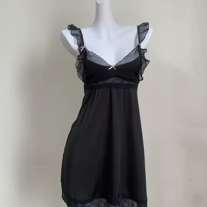 Chemise de nuit en dentelle à volants pour femmes