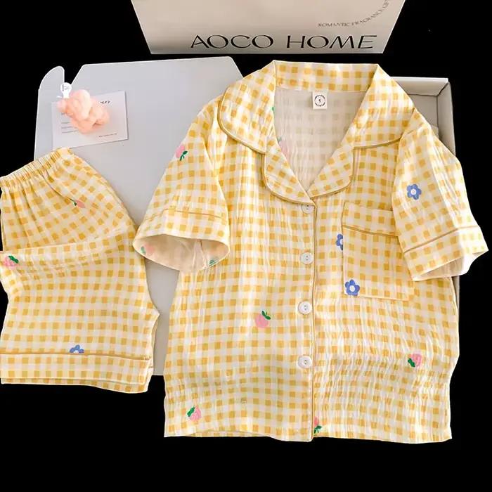 Ensemble pyjama imprimé à carreaux jaunes et images adorables, haut à manches courtes et short assorti, vêtements d'intérieur confortables pour l'été