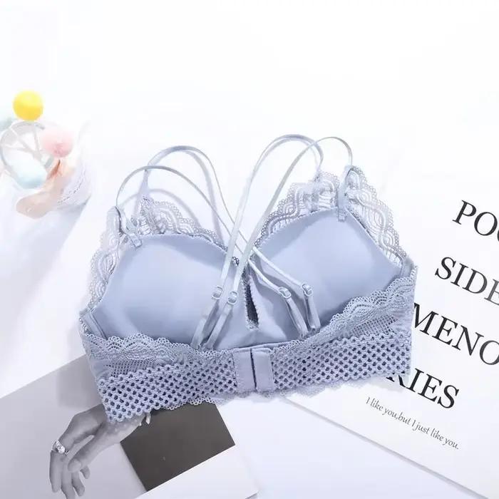 Soutien-gorge plat à petite poitrine