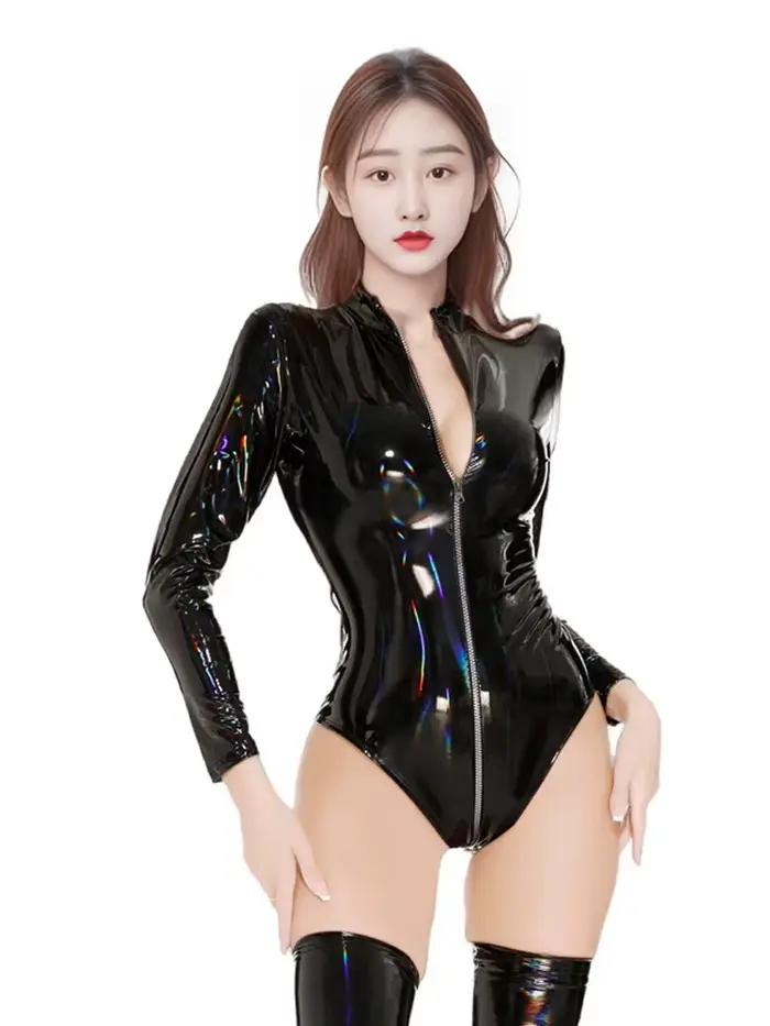 Combinaison moulante sexy pour femme en PVC brillant