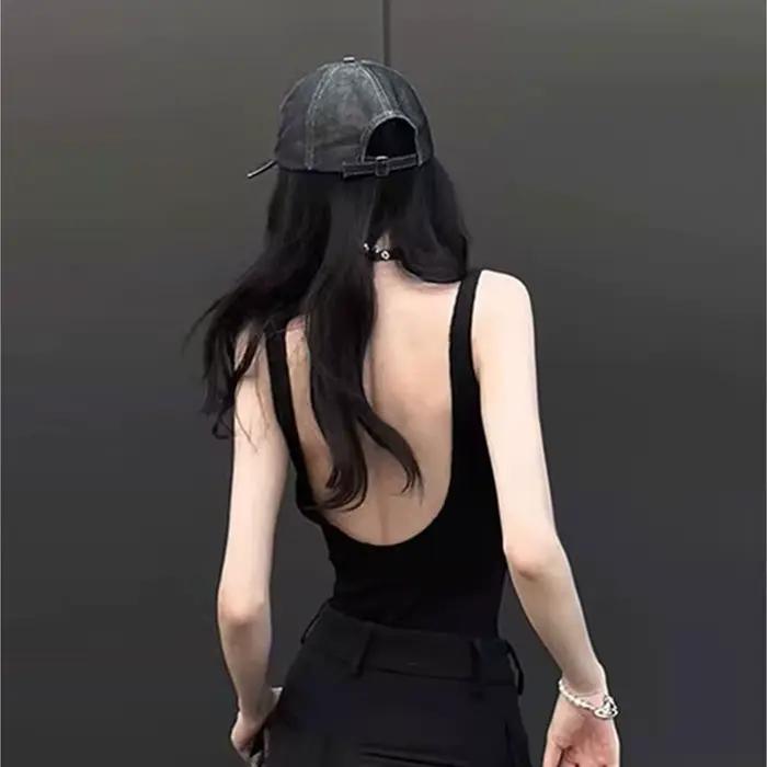 Barboteuse à bretelles noires pour femme