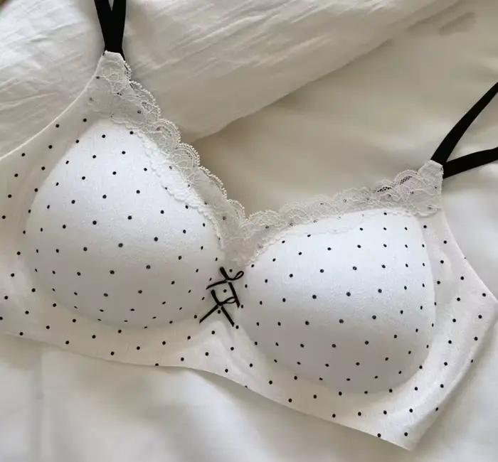 Lingerie en dentelle et à imprimé floral : soutien-gorge push-up pour femmes aux poitrines petites