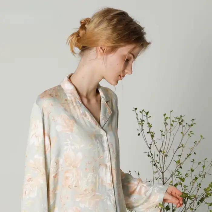 Pyjama à fleurs vertes fraîches pour femmes