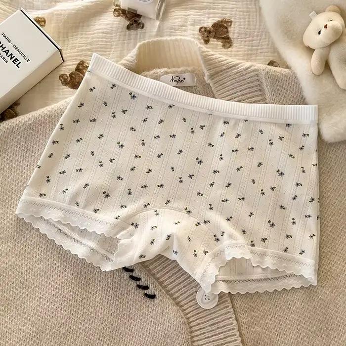 Culotte en dentelle mignonne