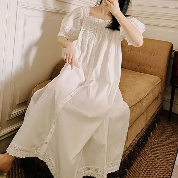Robe de nuit blanche victorienne pour femmes