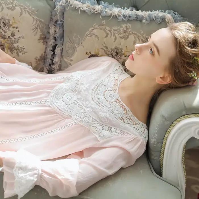 Chemise de nuit romantique en dentelle coton élasthanne pour femmes princess lace fleur longues manches col en V élégante nuit féerique