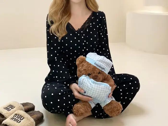 Pyjama à manches longues avec coussinets de poitrine, simple et confortable, à pois, nouvelle collection 2026, vêtements d'intérieur