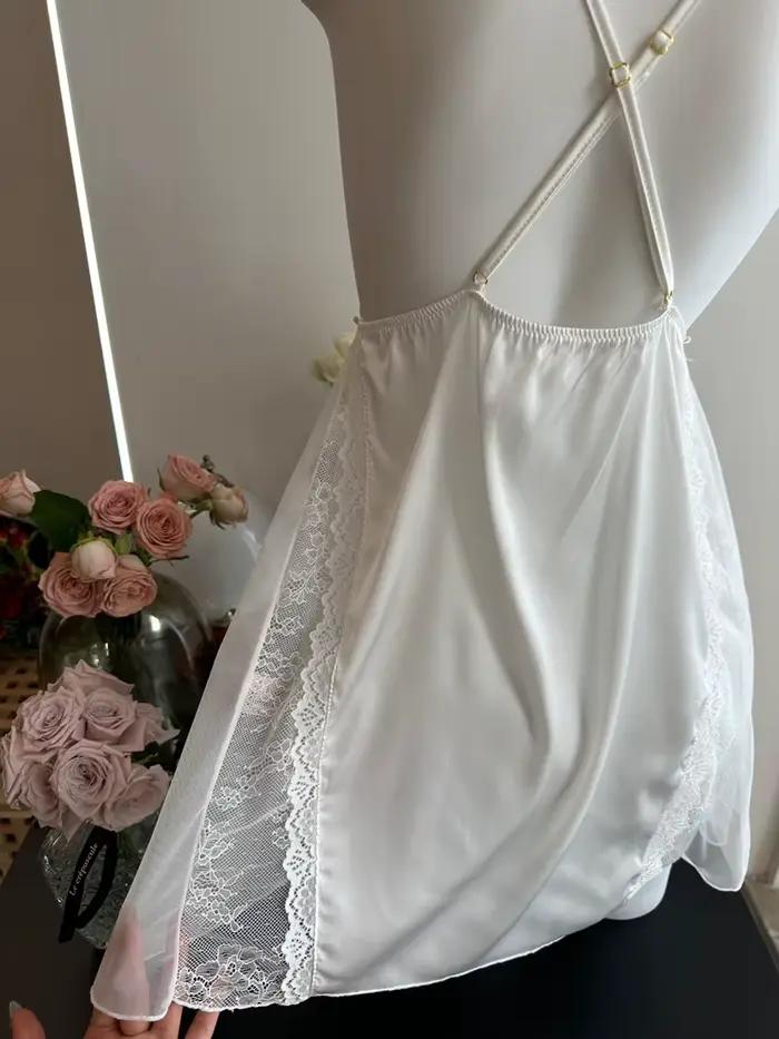 Robe de nuit à volants à col en V pour femmes