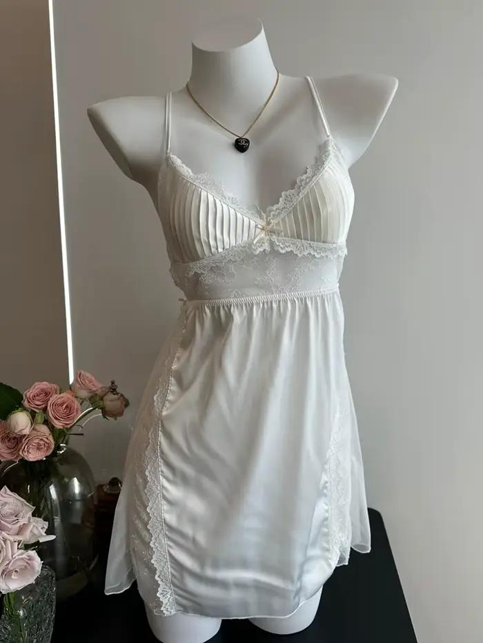 Robe de nuit à volants à col en V pour femmes