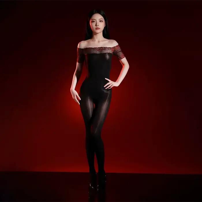 Combinaison ultra-fine en dentelle sexy