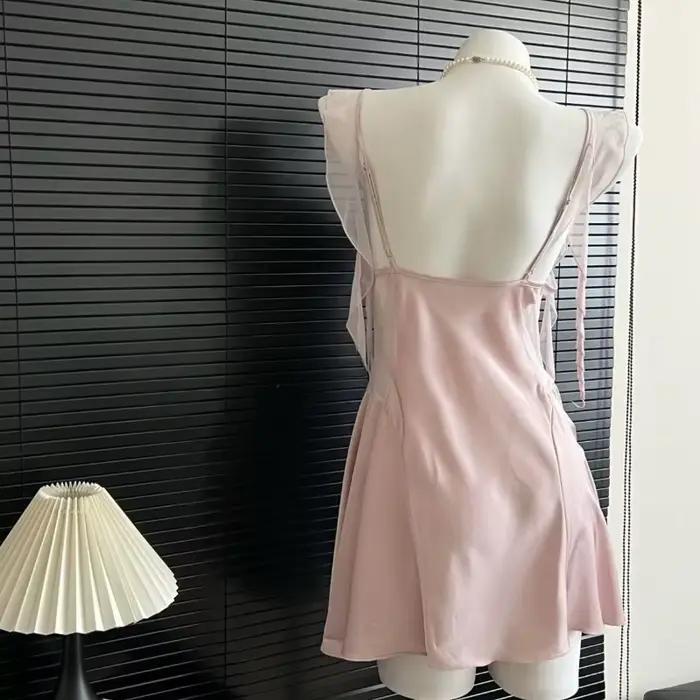 Chemise de nuit à bretelles en soie glacée