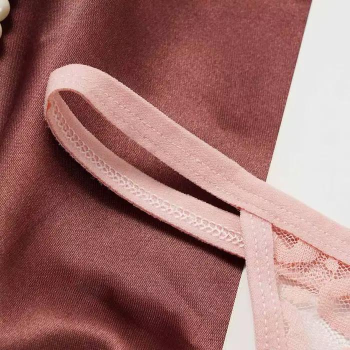Culotte de type String en dentelle transparente taille basse pour femmes occassions romantiques et confortables