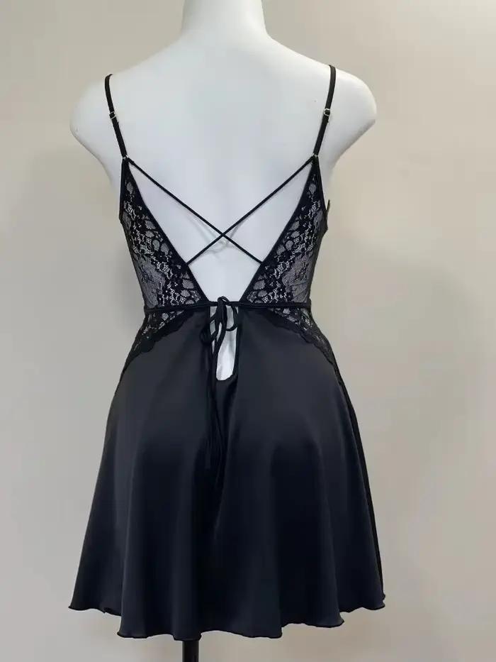 Chemise de nuit élégante en soie douce