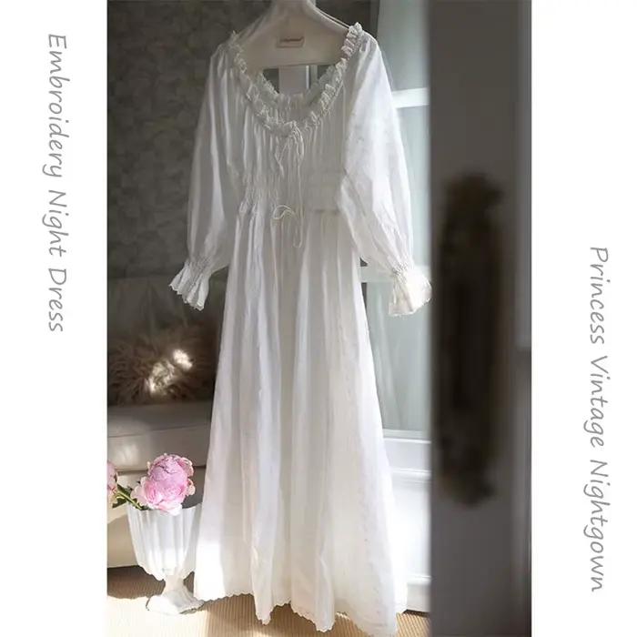Chemise de nuit princesse vintage brodée pour femme