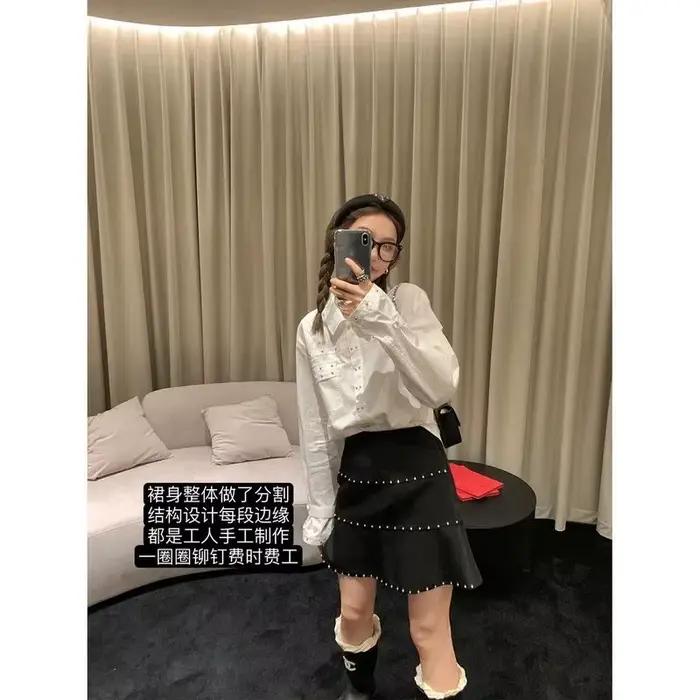 Jupe cloutée noire pour femmes