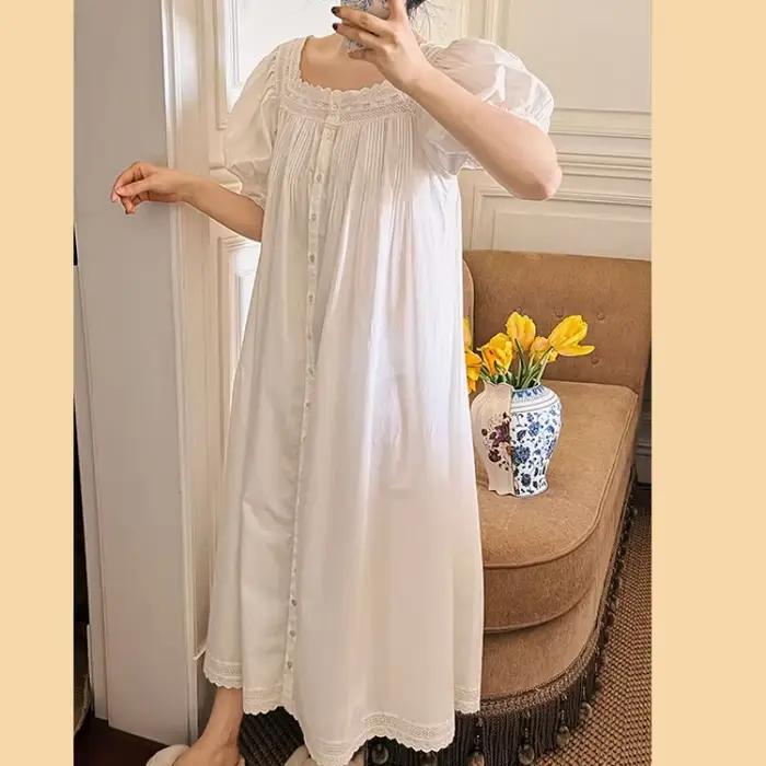 Robe de nuit blanche victorienne pour femmes