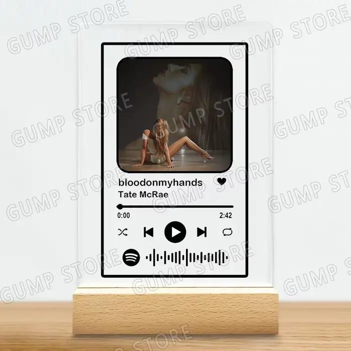 Chanteur populaire Tate McRae musique Plaque acrylique donc proche de ce que voiture de sport chanson liste de jeu cadeaux décor à la maison bureau décoration