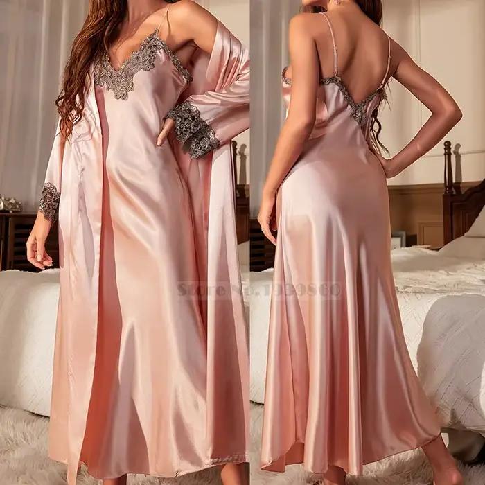 Ensemble de chemise de nuit en satin pour femme