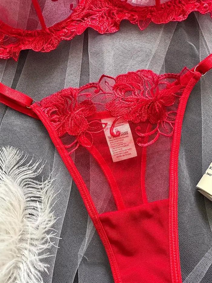 Ensemble de lingerie sexy avec broderie florale