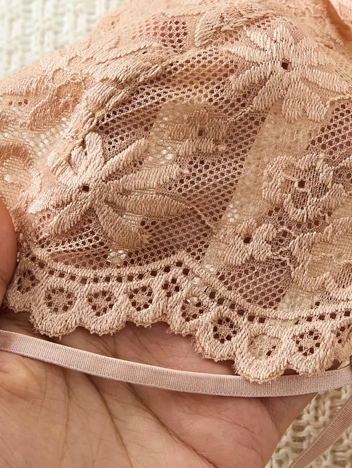 Ensemble de chemises de nuit brodées de fleurs champagne pour les rendez-vous. Robe licou légère en dentelle filetée pour femme, un ensemble de vêtements de maison sexy ZA825096