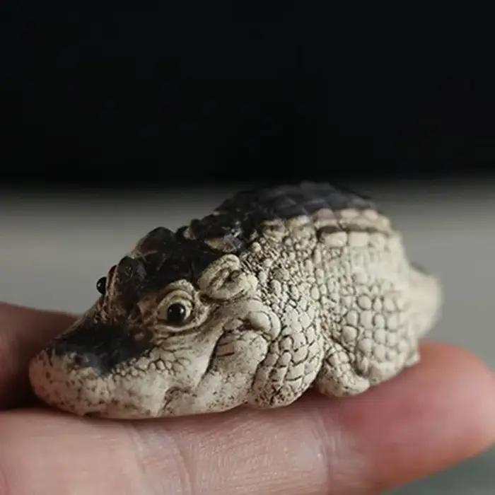 Figurine de Crocodile potelée mignonne, petits crocodiles réalistes, ornement de thé en résine, modèle d'animal de compagnie, décoration de maison, cadeaux Feng Shui amusants