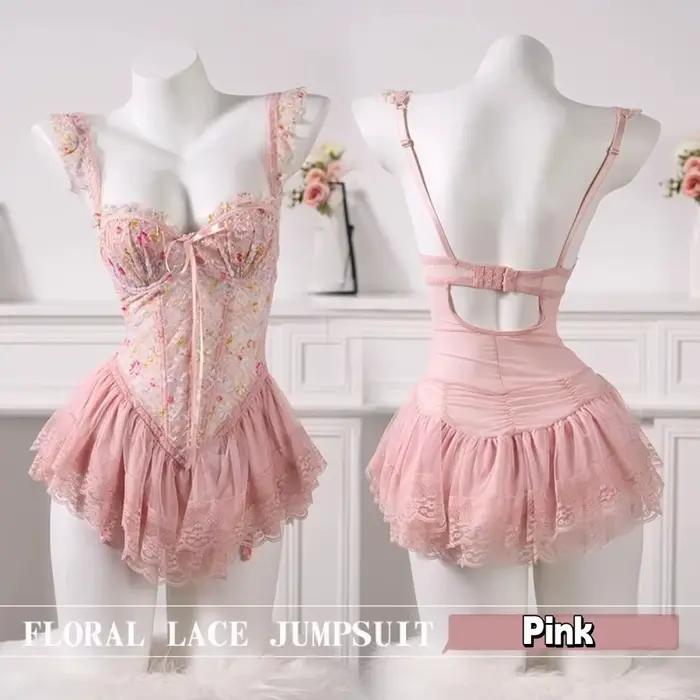 Chemise de nuit fine et élégante en dentelle