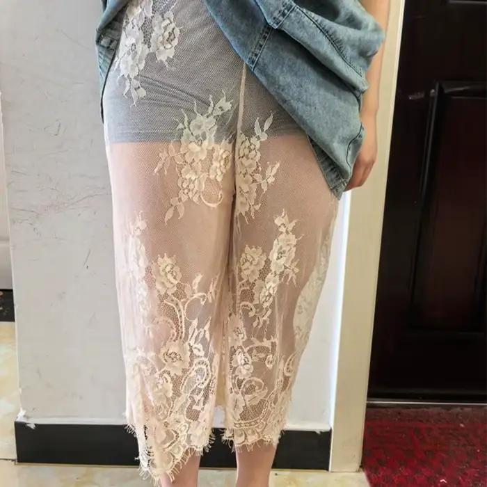 Les femmes sous jupe extensible pantalon recadré voir à travers lacet fleur Capris Leggings Sheer Mesh Sous-pants Half