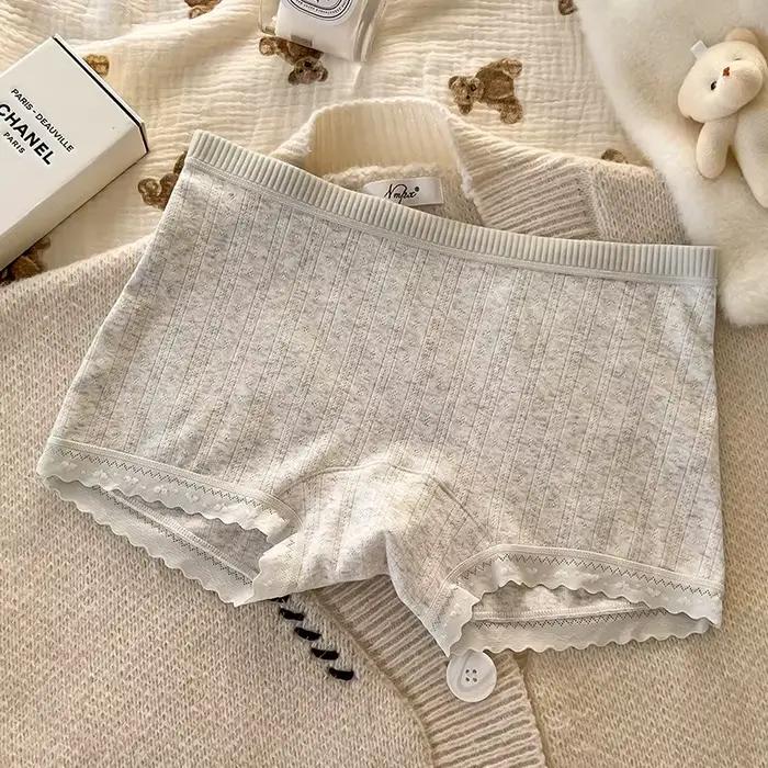 Culotte en dentelle mignonne