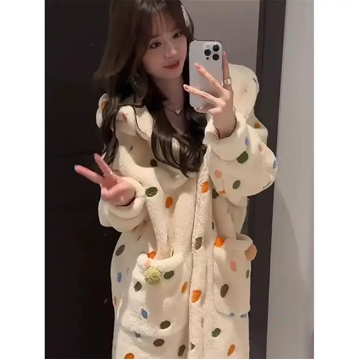 Robe à pois pour femmes