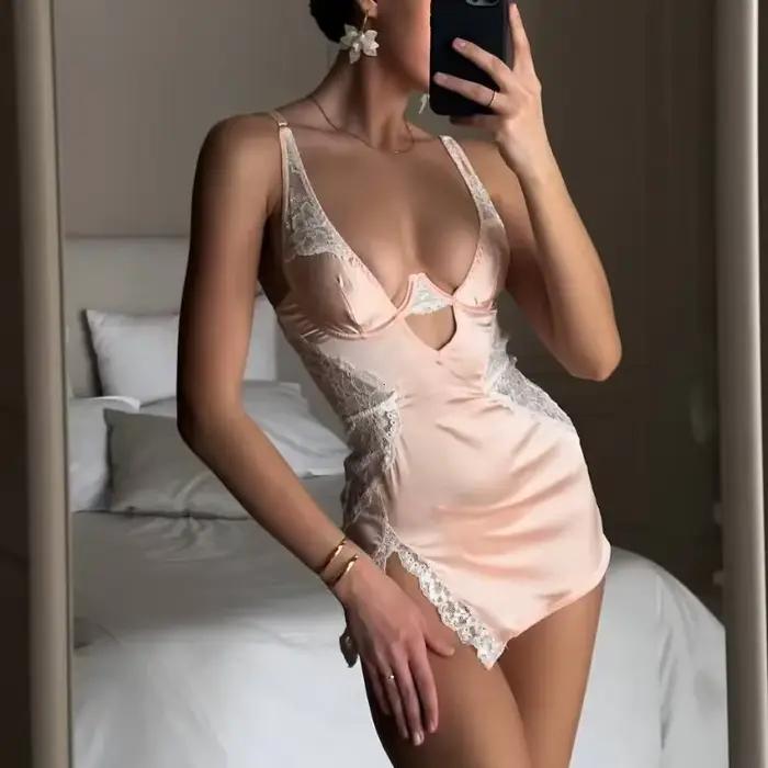 Robe Sexy en Satin à col en V